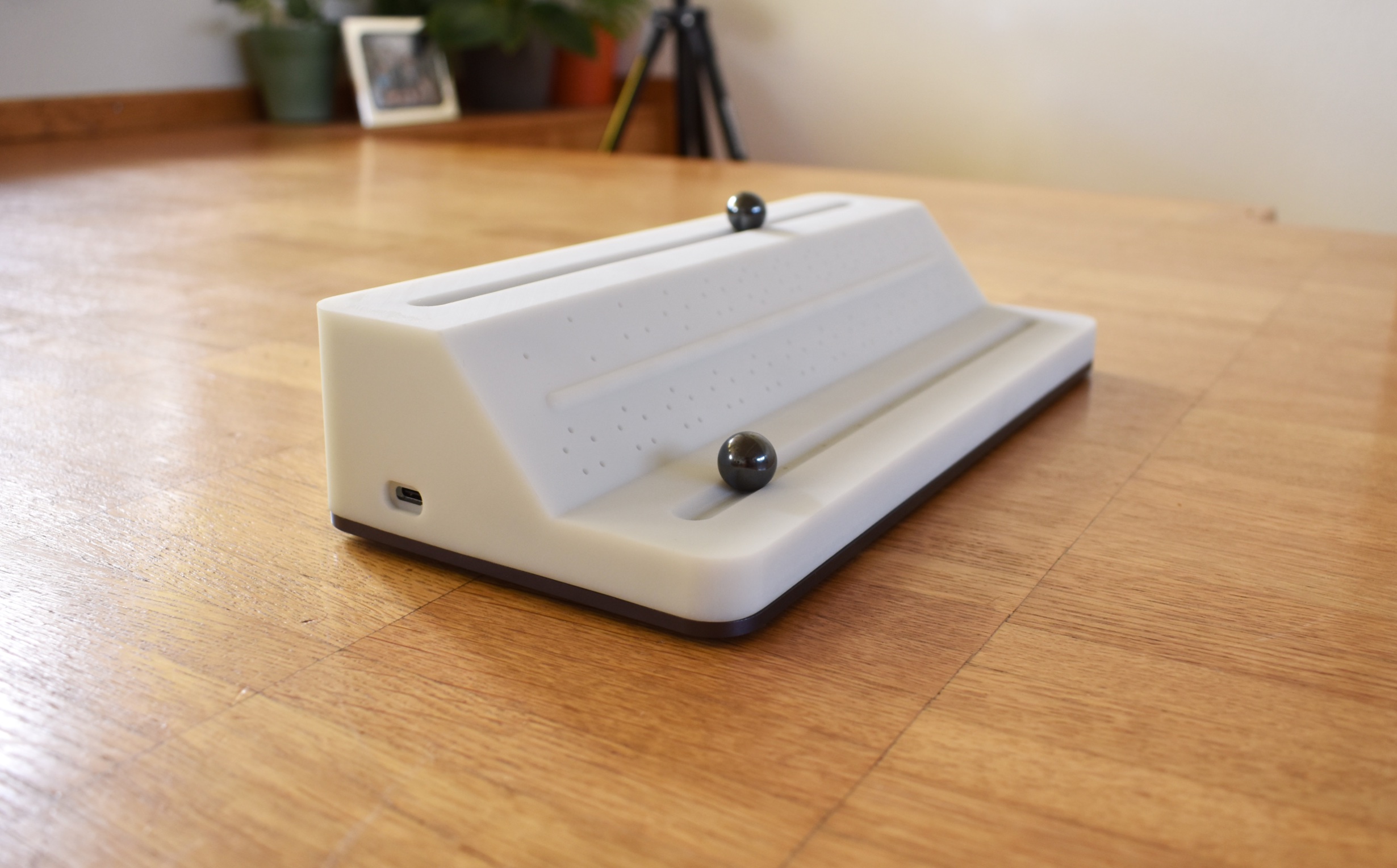 linear clock max left side